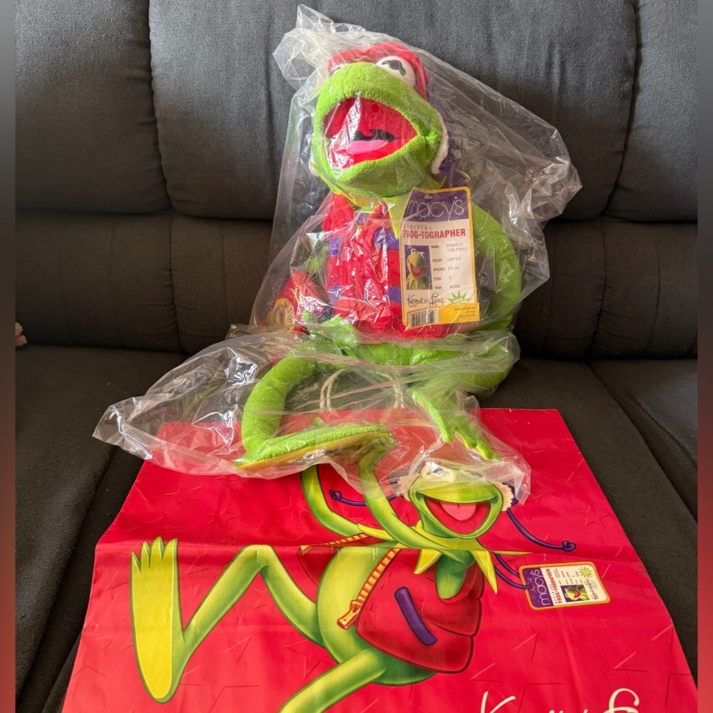 Macy’s Holiday Ambassador Plush - Kermit 2002